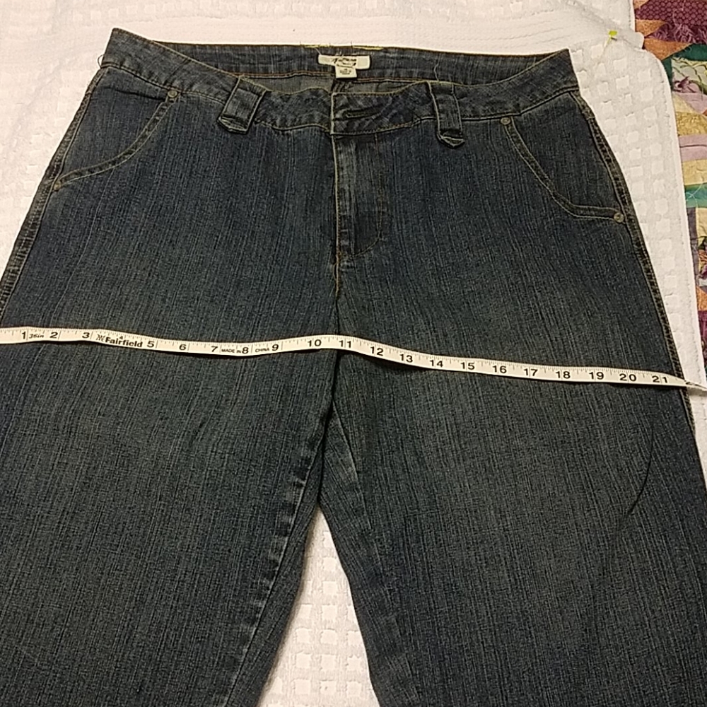 Denim capris - Picture 2 of 7